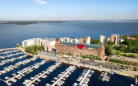 Upea loftsuite, järvinäkymä, wifi, sauna&spa